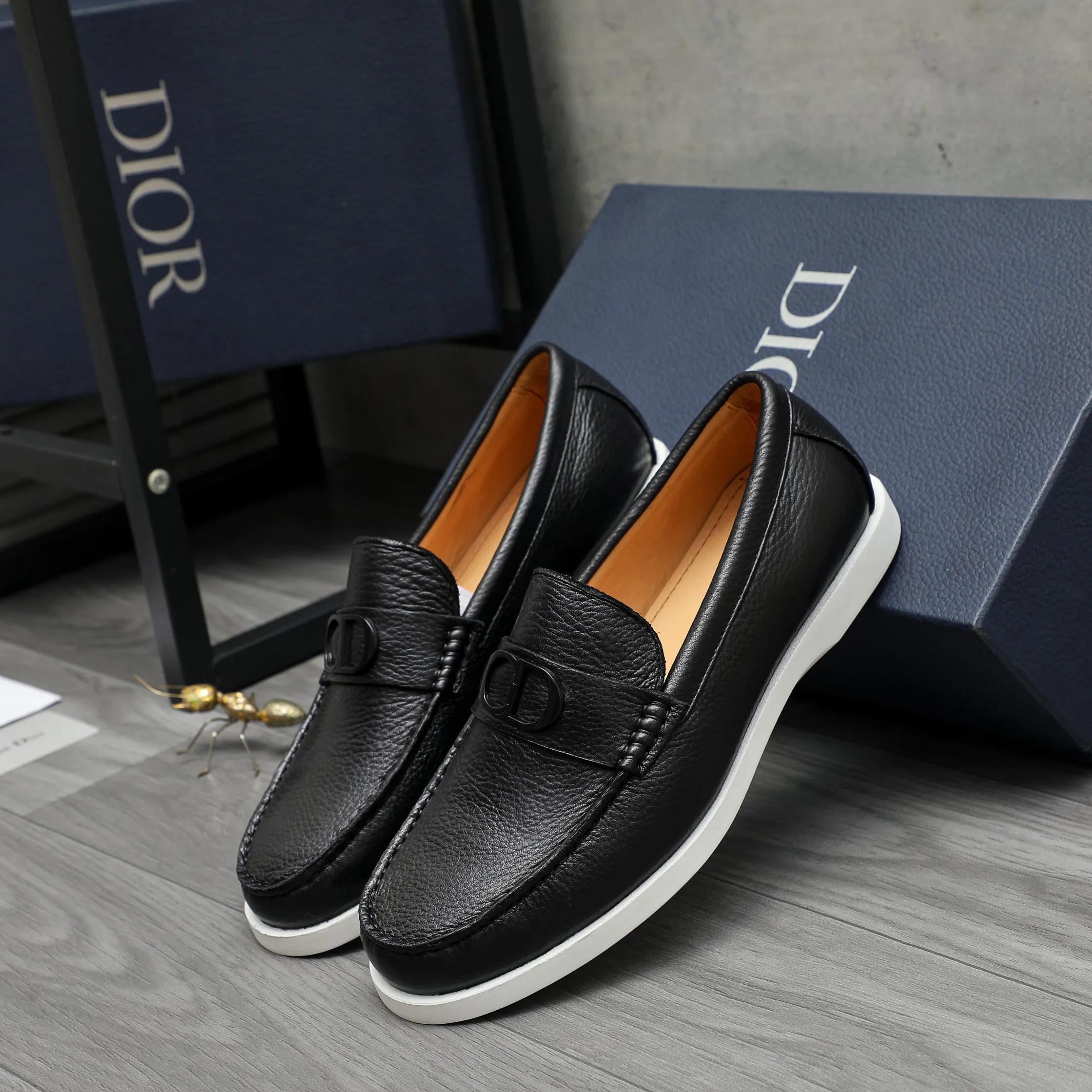 Men's shoes 💰460 Product trademark: Dior "Dior" casual slip-on leather shoes Regular size: 39-44 Product material: Selected pebbled cowhide upper, cowhide lining, rubber outsole